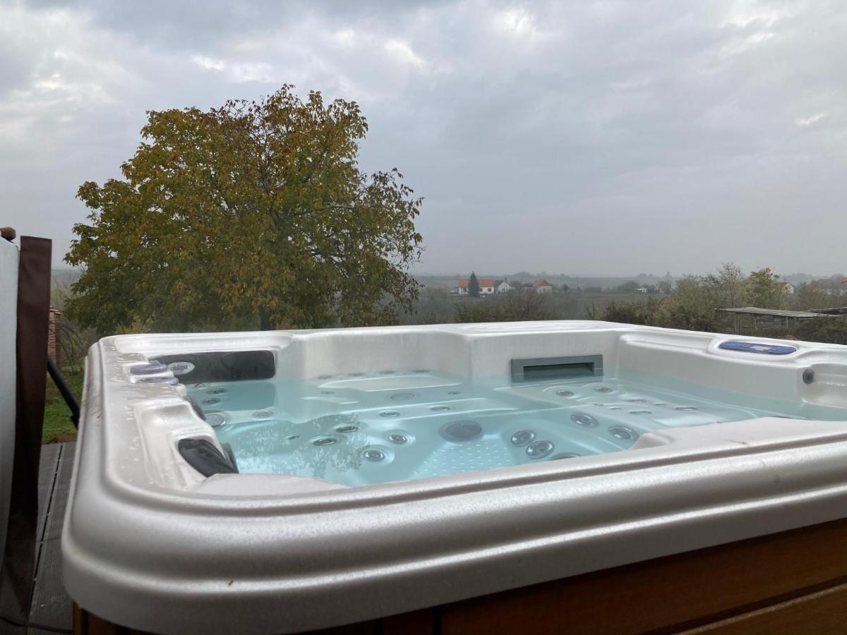 Maushaus Hotel Vemend Bagian luar foto