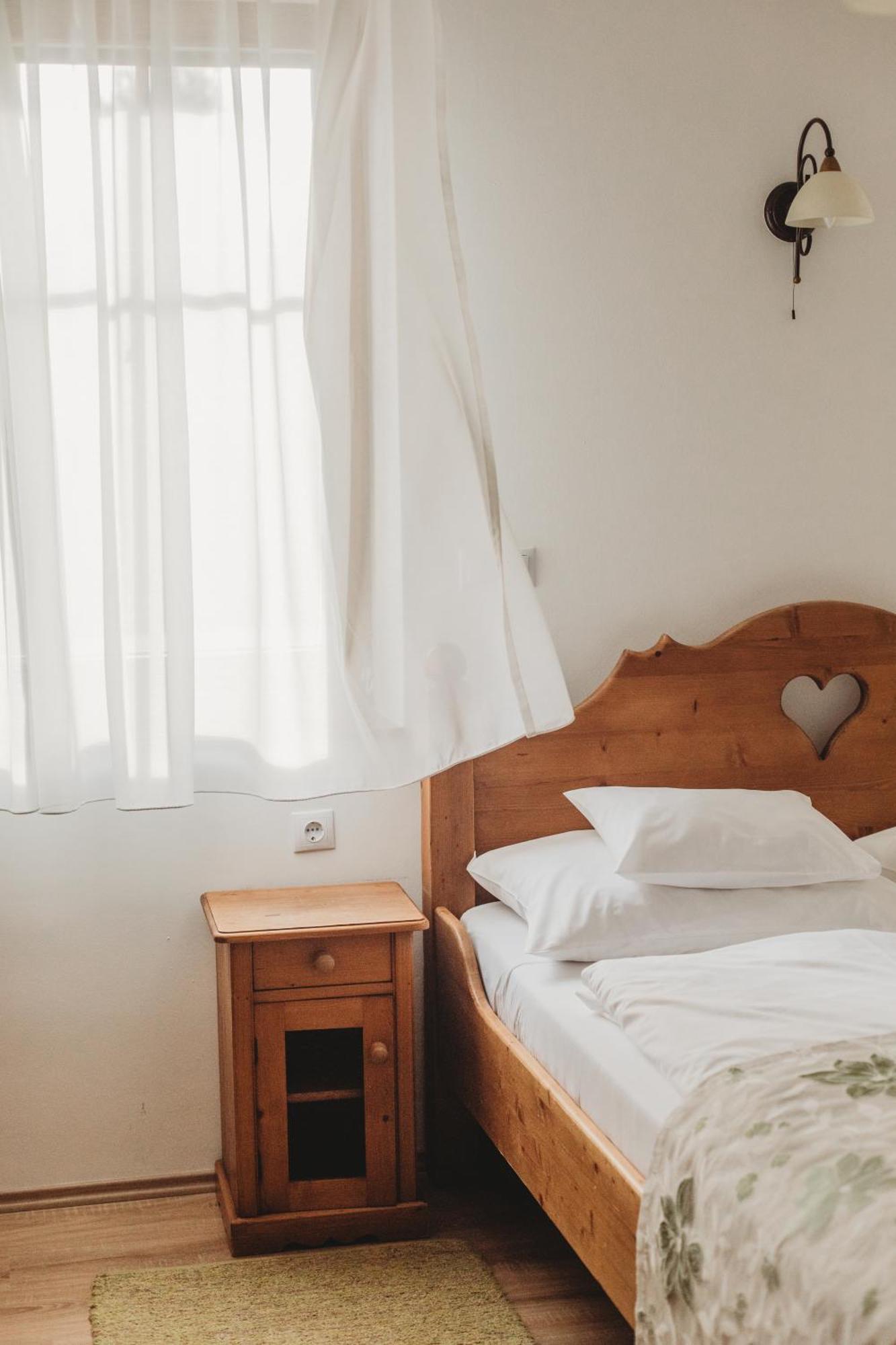 Maushaus Hotel Vemend Bagian luar foto