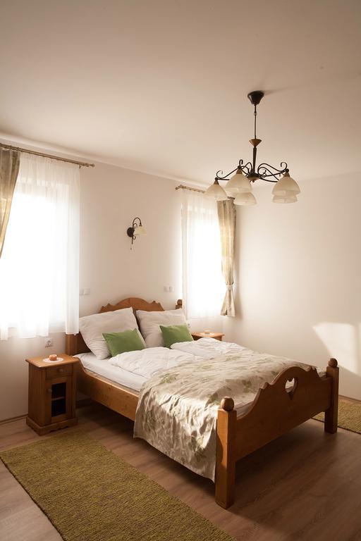 Maushaus Hotel Vemend Bagian luar foto