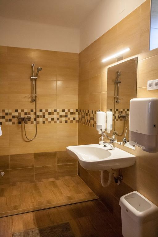 Maushaus Hotel Vemend Bagian luar foto