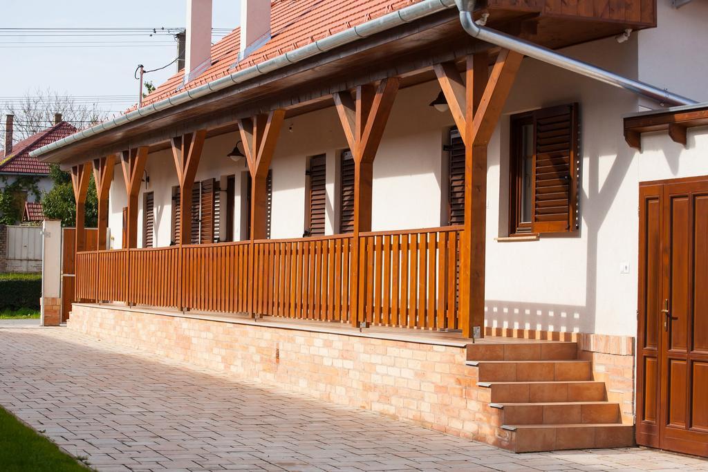 Maushaus Hotel Vemend Bagian luar foto