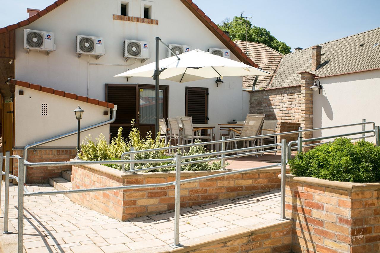 Maushaus Hotel Vemend Bagian luar foto